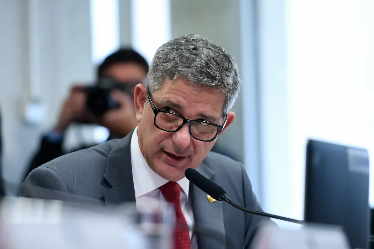 Rogério Carvalho dá aval à PEC da Segurança sem mudanças