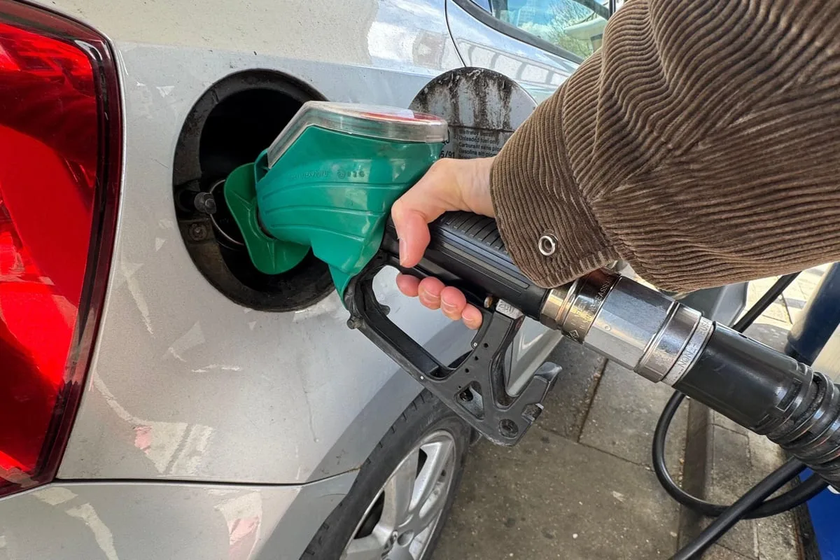 Some retailers not passing on wholesale fuel price falls quickly enough – CMA