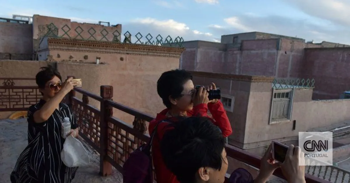 A China adora locais históricos. E os turistas não se importam que não sejam os originais