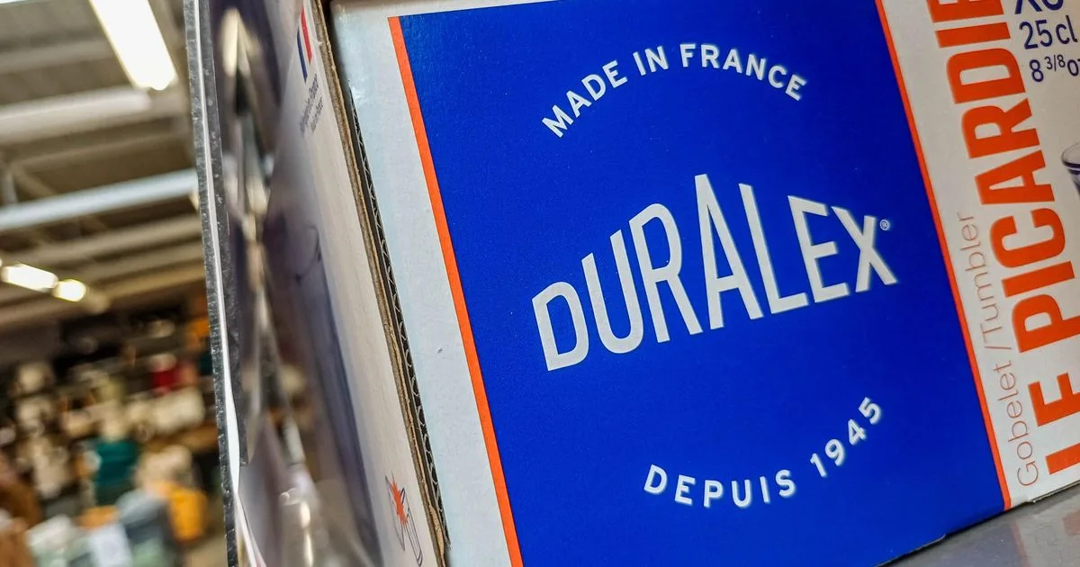 Elle a survécu à 5 placements en redressement judiciaire : la verrerie Duralex reprise par l’entrepreneur Cédric Meston… mais pas sans casse