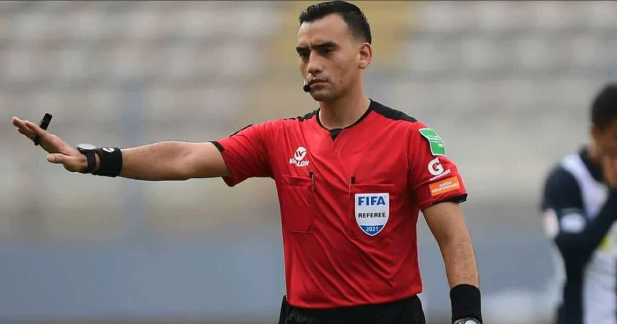 Los árbitros peruanos que perderían la insignia FIFA para la próxima temporada de la Liga 1