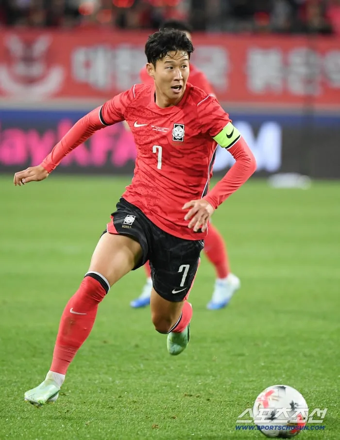'캡틴' 손흥민 '라스트 댄스' 날벼락! AFC 회장 '오피셜' 공식발표 나왔다…"아시안컵, 1년 미뤄 2028년에 개최할 수도 있다"