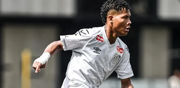 Santos discute futuro de joia com contrato no fim e Athletico-PR de olho