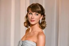 Taylor Swift Performs ‘The Fate of Ophelia’ Live for First Time at 2026 Academy Museum Gala