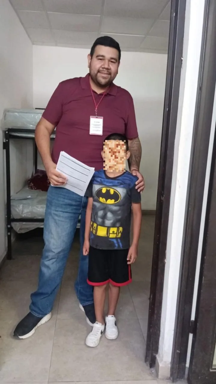 NL: Hallan a niño que huyó de su casa porque se lleva mal con su padrastro