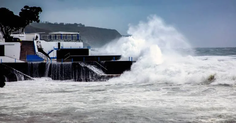 Açores sob aviso amarelo de chuva forte até sexta-feira