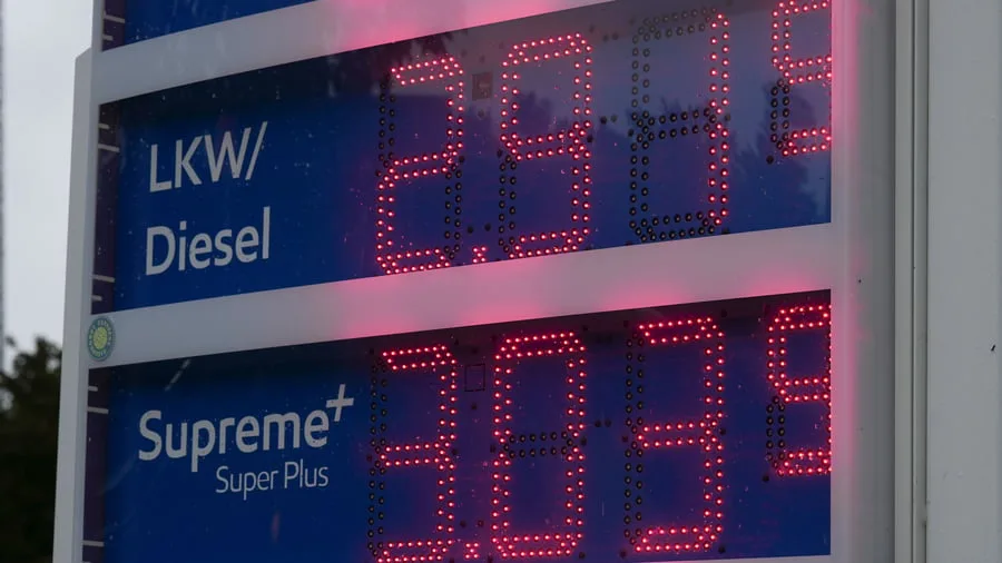 Spritpreis-Rekorde: Diesel teuer wie nie zuvor – Spediteure schlagen Alarm
