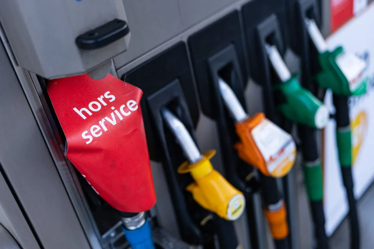 Carburants : ce que proposent les candidats à la présidentielle pour endiguer la flambée de prix