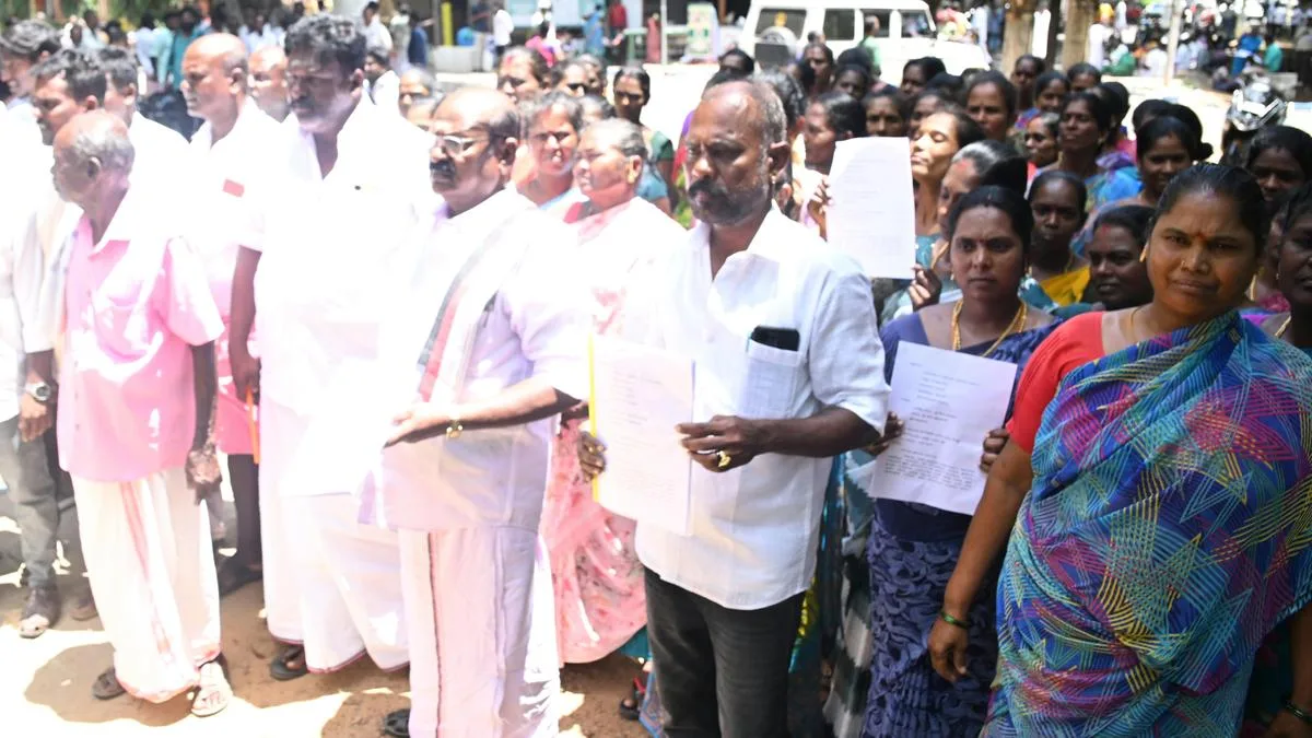 Collector assures teenage girl to get her Plus Two mark statement destroyed in fire in Ramanathapuram district