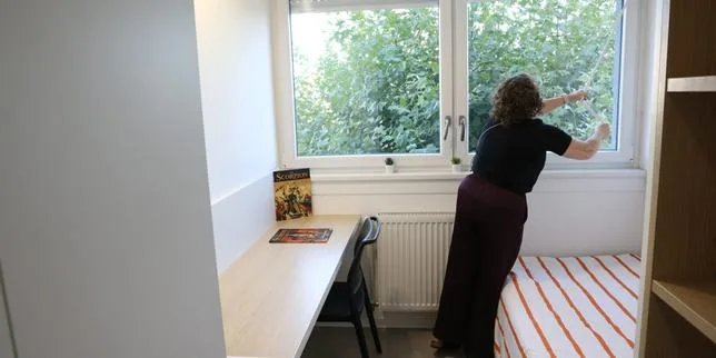 Face à la crise du logement étudiant, les universités se tournent vers des plateformes privées