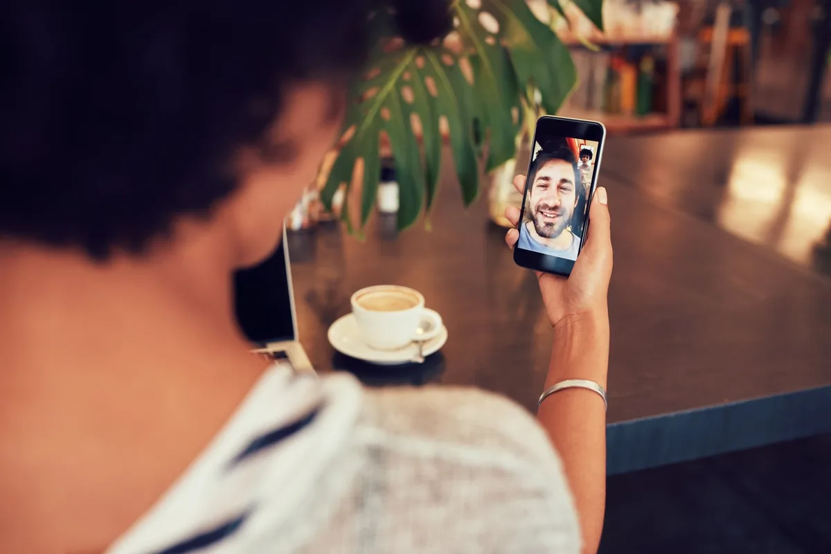 Deepfake: cómo identificar si hay alguien disfrazando su identidad en una videollamada
