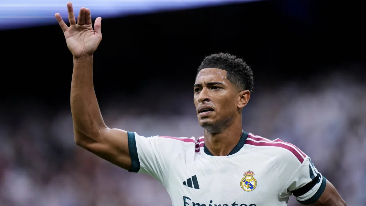 Bellingham se consolida como melhor notícia do Real Madrid, que esbanja potência sobre o Málaga