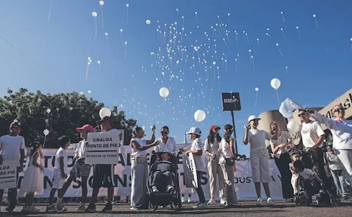 “Queremos vivir en paz”, claman durante marcha miles de sinaloenses