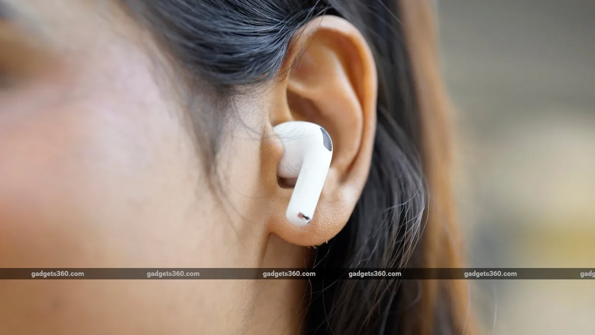 Apple’s Camera-Equipped AirPods Reportedly Still on Track for 2027 Launch Despite Recent Video Leak