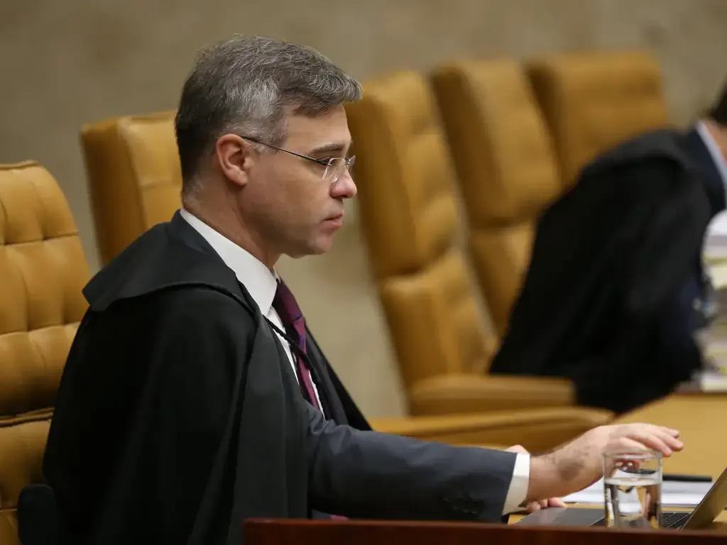 ‘Ministro do STF André Mendonça é golpista’, diz cientista político sobre ações para interferir nas eleições