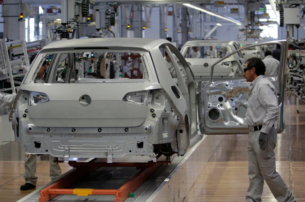 Volkswagen elimina turno nocturno en Puebla y deja sin trabajo a hasta 786 empleados