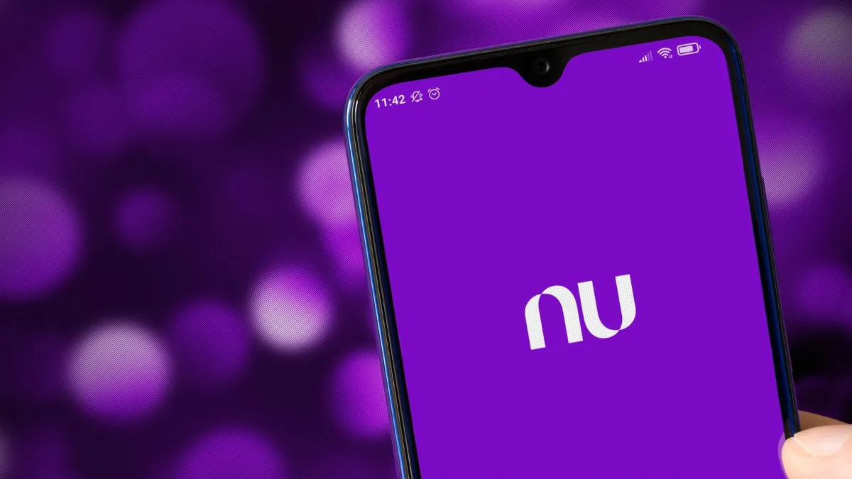 Nubank ainda tem muito chão para crescer no Brasil; “pote de ouro” está justamente onde os bancões querem brigar