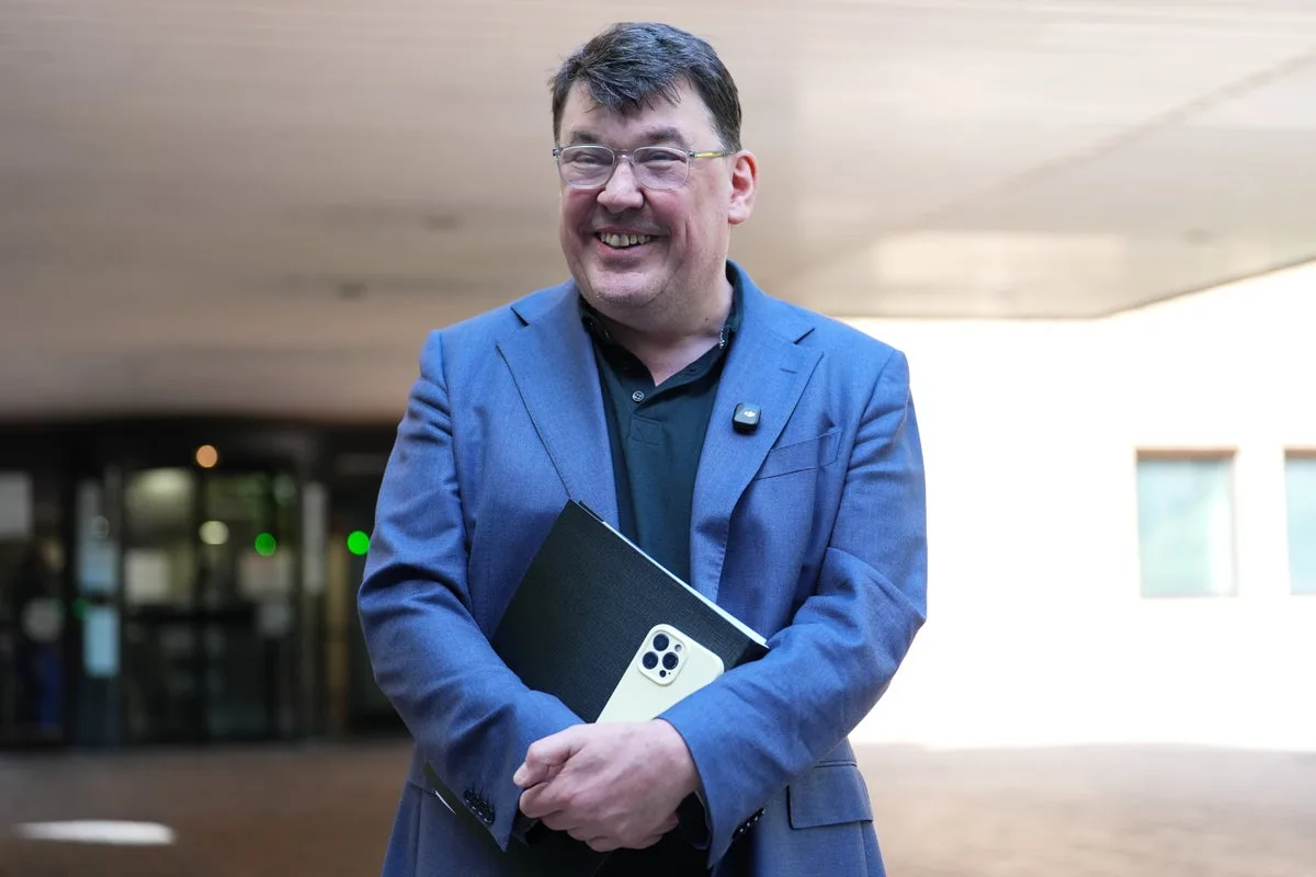 Police watchdog orders Met to reinvestigate Graham Linehan discrimination complaint