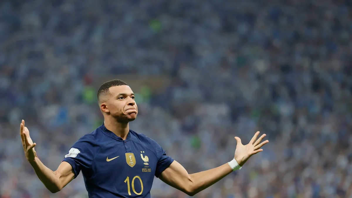 Kylian Mbappé troca Nike pela suíça On