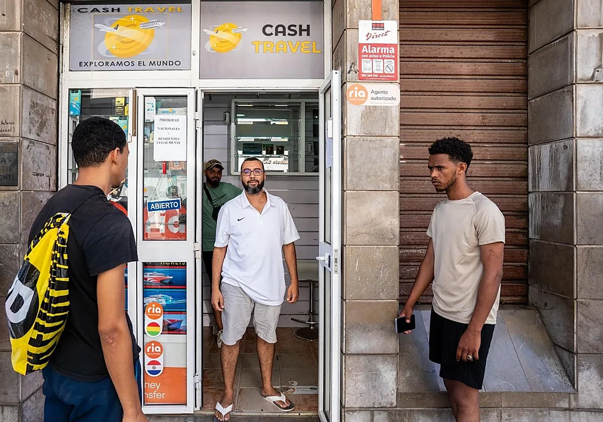 Un agosto de pérdidas para el comercio de Ceuta: «Estoy facturando 40 euros al día cuanto antes hacía 700»