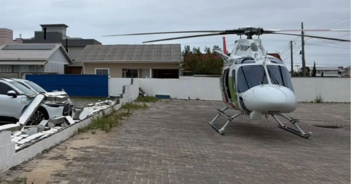Helicóptero derruba muro de UPA durante operação para transferir paciente na Grande Florianópolis
