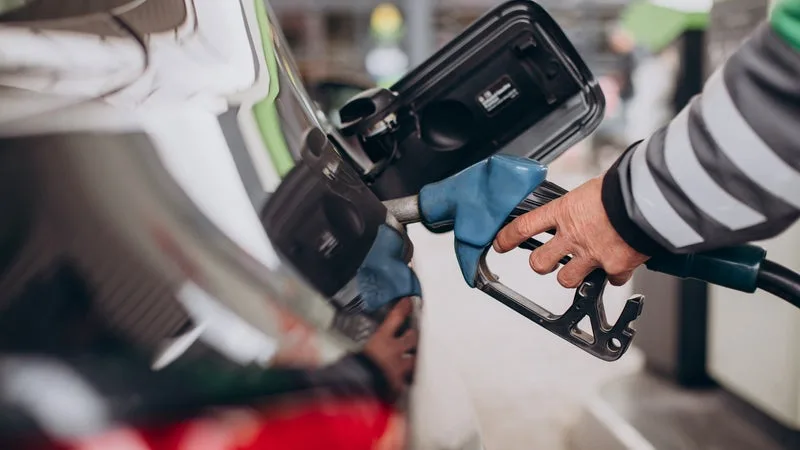INFO BFMTV. Hausse des prix du carburant: le gouvernement veut imposer une règle d'or "zéro profit" pour l'État