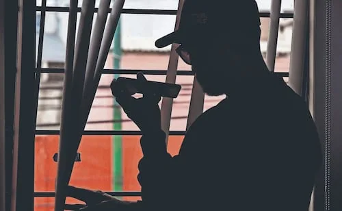 Extorsión, un delito que no se logra disminuir; especialistas alertan que persiste desde las cárceles