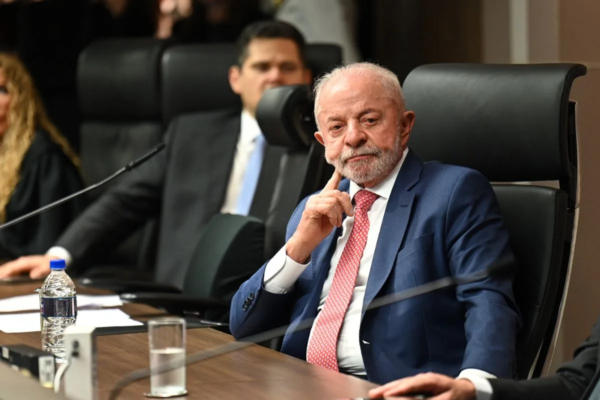 Planalto pressiona, mas senadores admitem votação da 6x1 após eleição