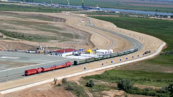 Trans-Afghan Transport Corridor Could Avert Logistical Crisis a la Strait of Hormuz - Expert