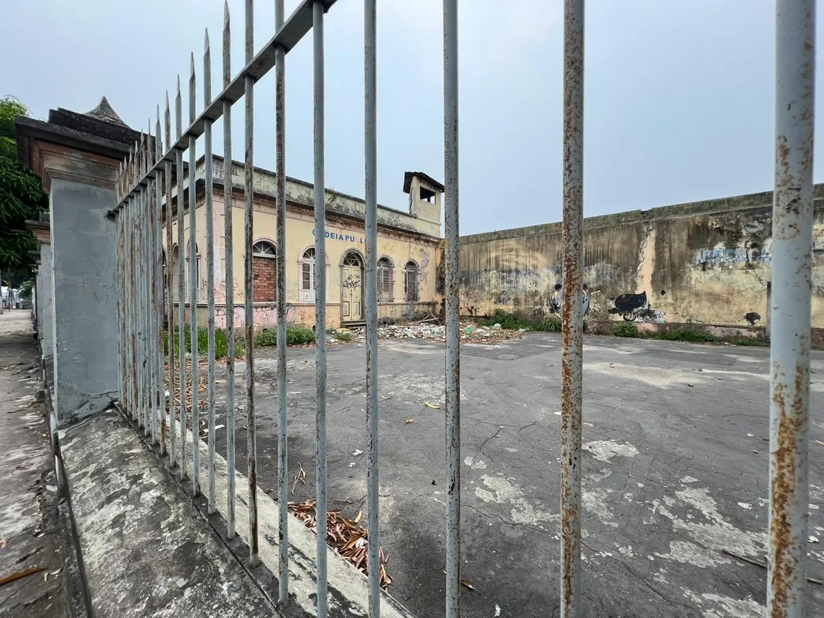 Antiga Cadeia Pública de Manaus aguarda restauração e sofre com abandono, vandalismo e insegurança