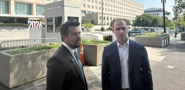 Eduardo diz ter falado aos EUA que STF quer anular eleição se Flávio ganhar