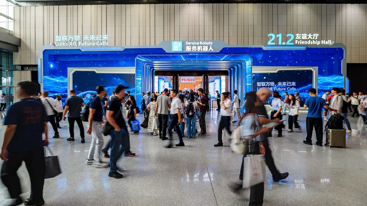 Premier Li calls for open world economy as Canton Fair marks 70 years