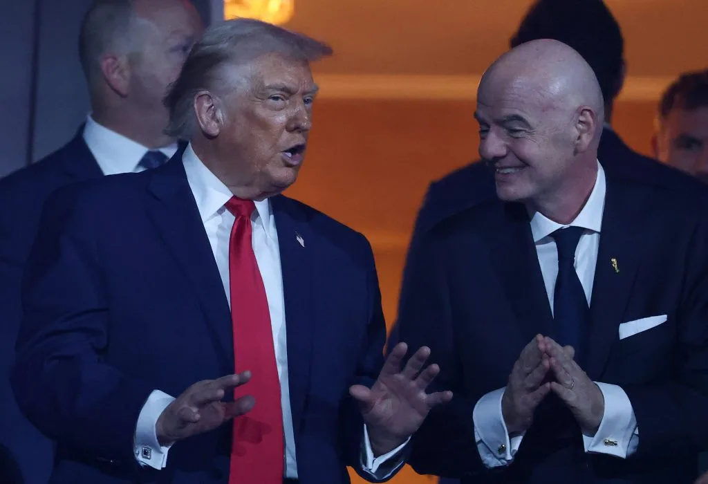 Prêmio da paz dado a Trump vira problema para Infantino na FIFA