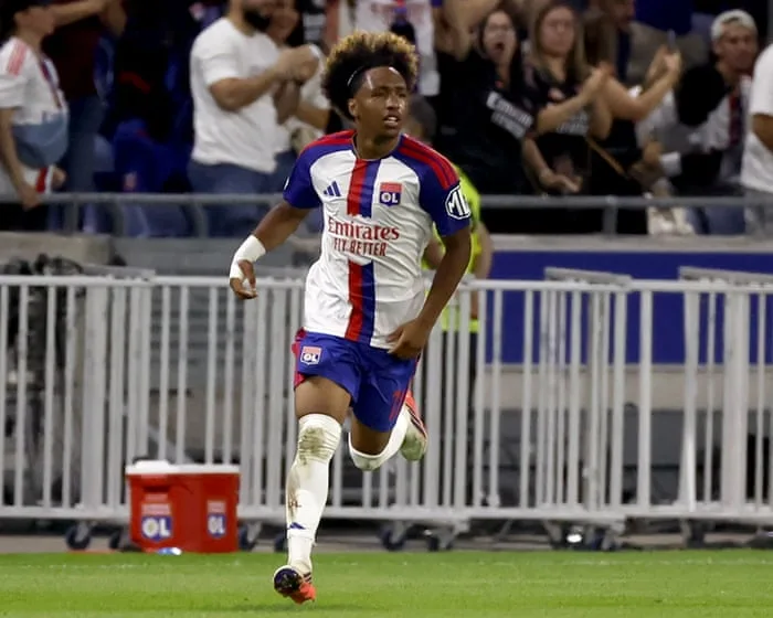 Sunderland pip Crystal Palace in battle of the private jets to land Malick Fofana