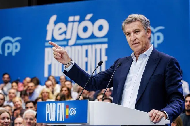 Feijóo dice que Sánchez debió desplegar el Ejército con los buques marroquíes en aguas de Ceuta y le acusa de "mentir"