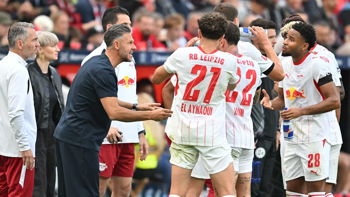 Trotz 3. Pleite in 4 Spielen - Bundesliga-Trainer gibt Profis eine Woche Urlaub
