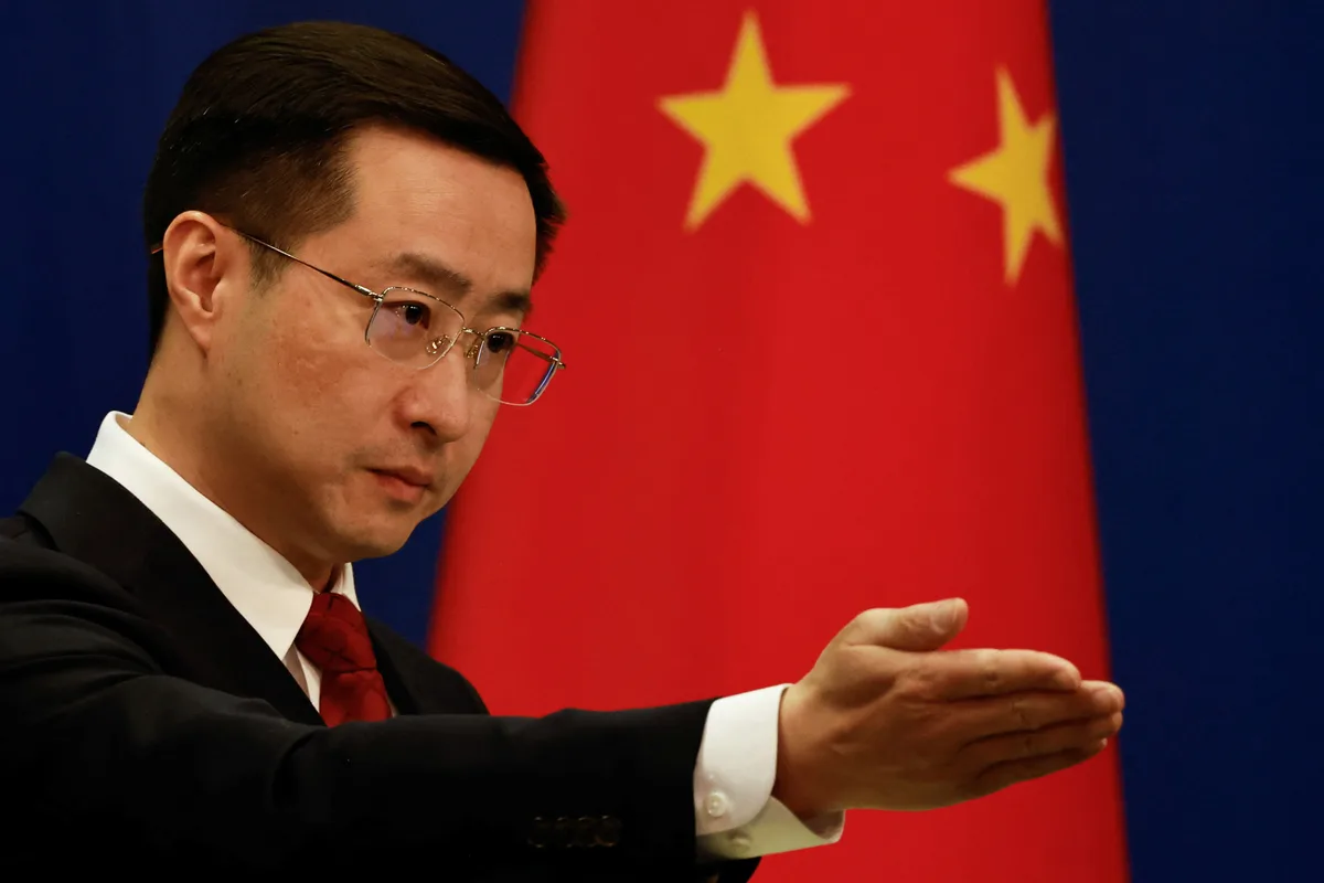 China diz que comércio com Irã 'não deve ser alvo de interferências' após ameaças dos EUA