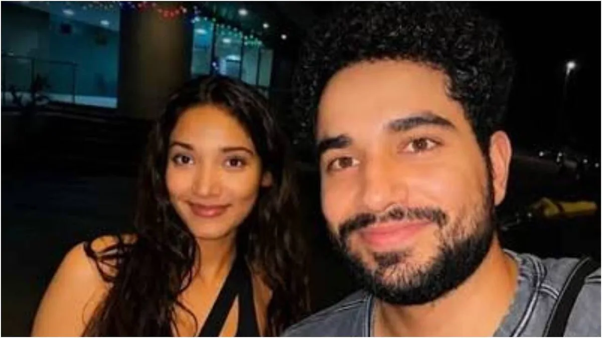 Paparazzi video fuels buzz: Medha steps out of Samay's car