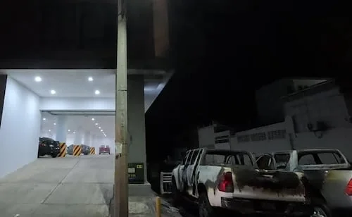Hallan cinco cuerpo envueltos en plástico en distintas partes de Culiacán, Sinaloa; atacan inmueble e incendian tres vehículos
