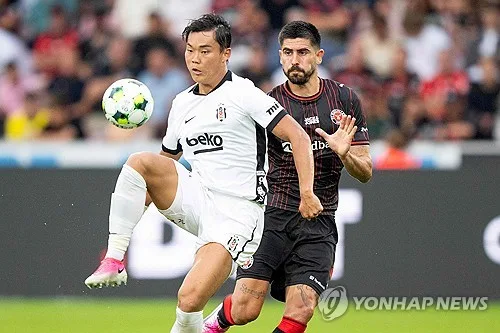 베식타시 오현규, 시즌 첫 골에 PK도 유도…UEL 본선행 청신호