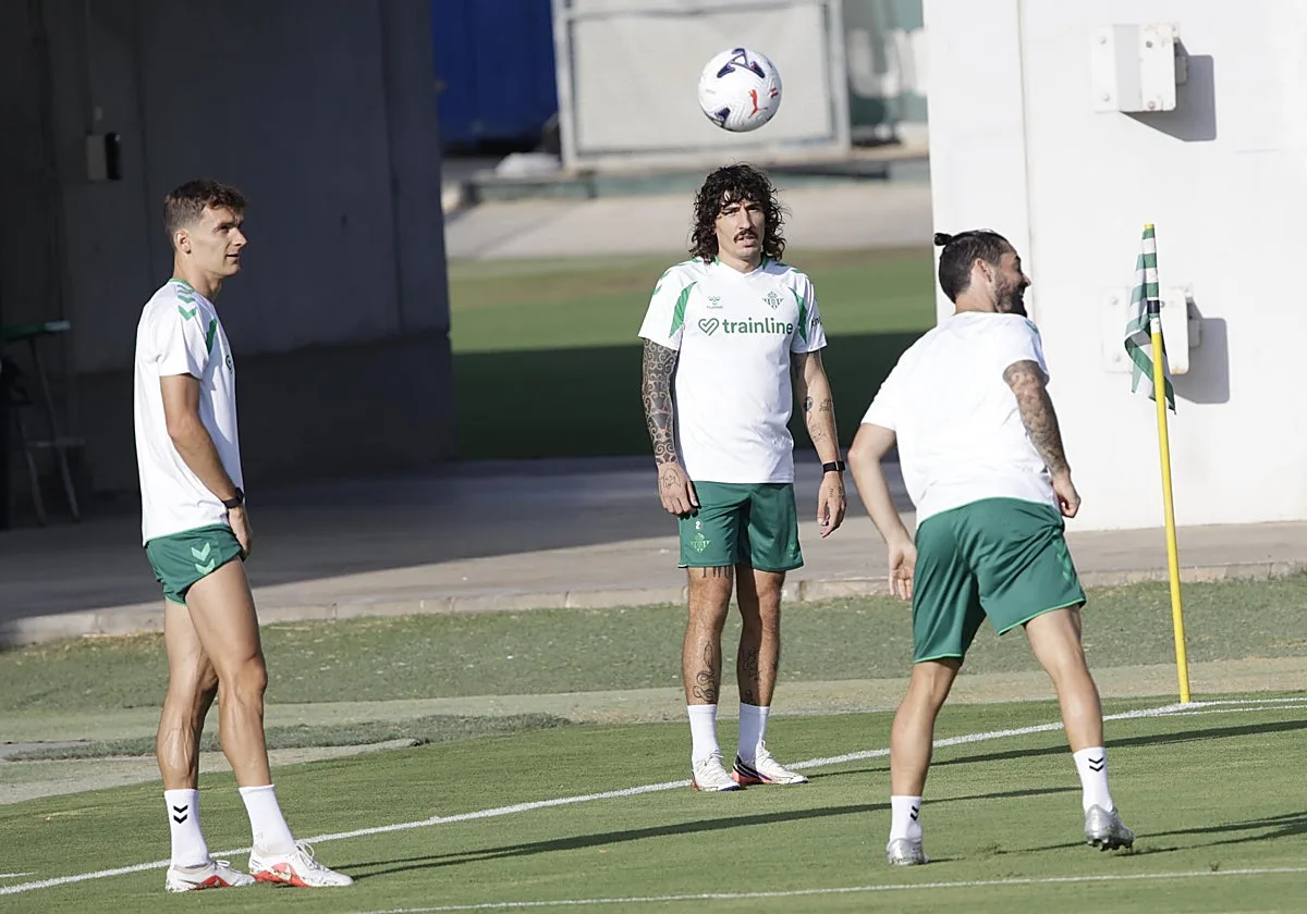 Bellerín regresa a los entrenamientos y apunta al Real Betis-Real Sociedad