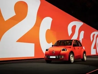 La 2 CV électrique, symbole d’une révolution dans l’automobile, est-elle l’arme anticrise ?