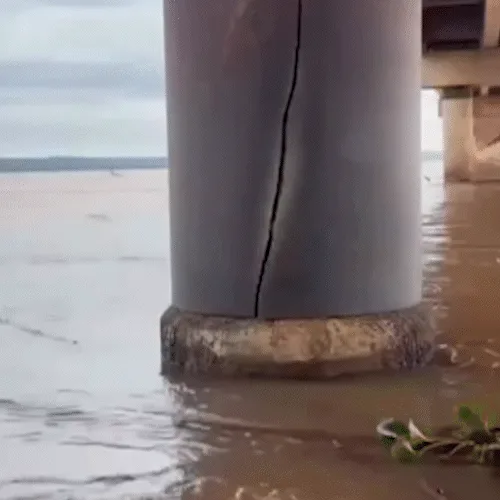 Vídeo mostra abertura em pilar de ponte entre PR e MS