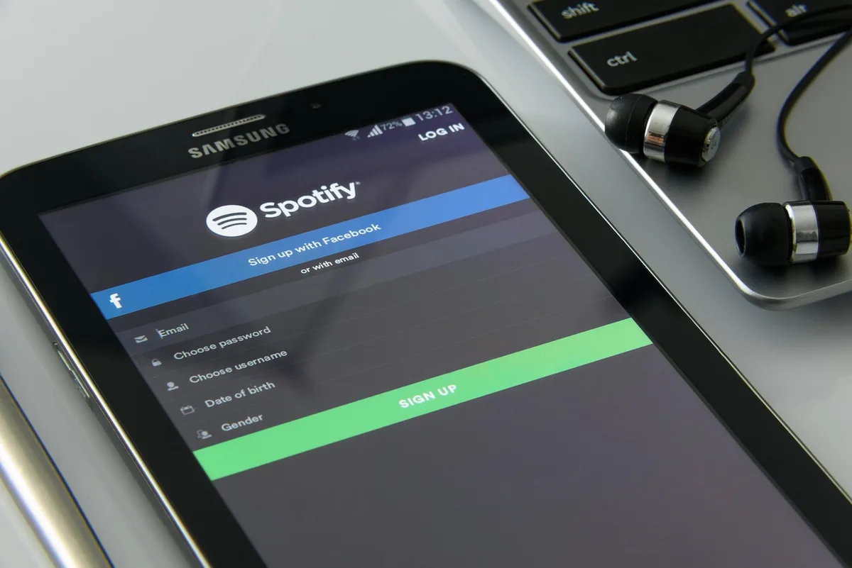 Qual a relação entre Spotify, umbanda e bruxaria que acabou em disputa judicial