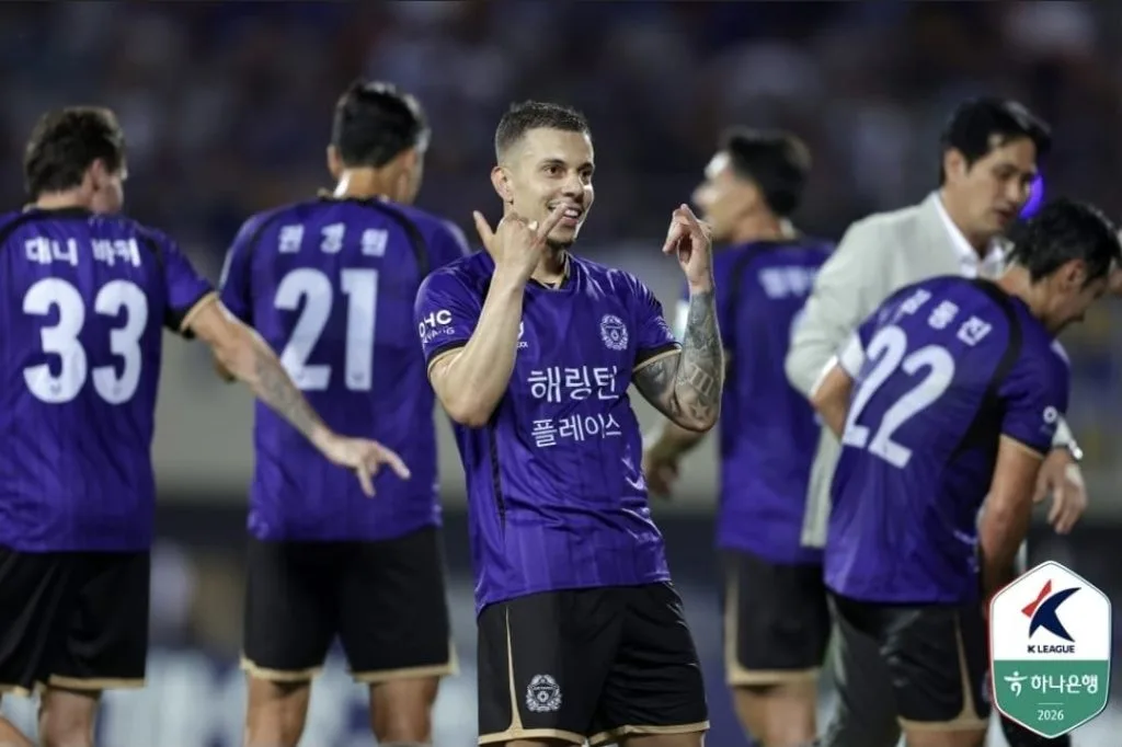 Matheus Oliveira, ex-Santos, marca golaço e faz história no FC Anyang