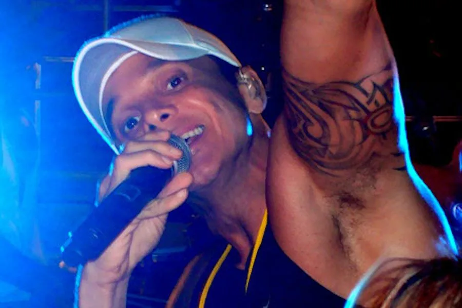 “Oh, Milla…mil e uma noites de amor com você”. Morreu o cantor Netinho, aos 60 anos