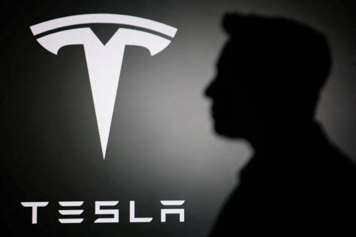 Elon Musk prepara el futuro de Tesla con un chip AI5 que triplica la eficiencia de Nvidia en conducción e IA