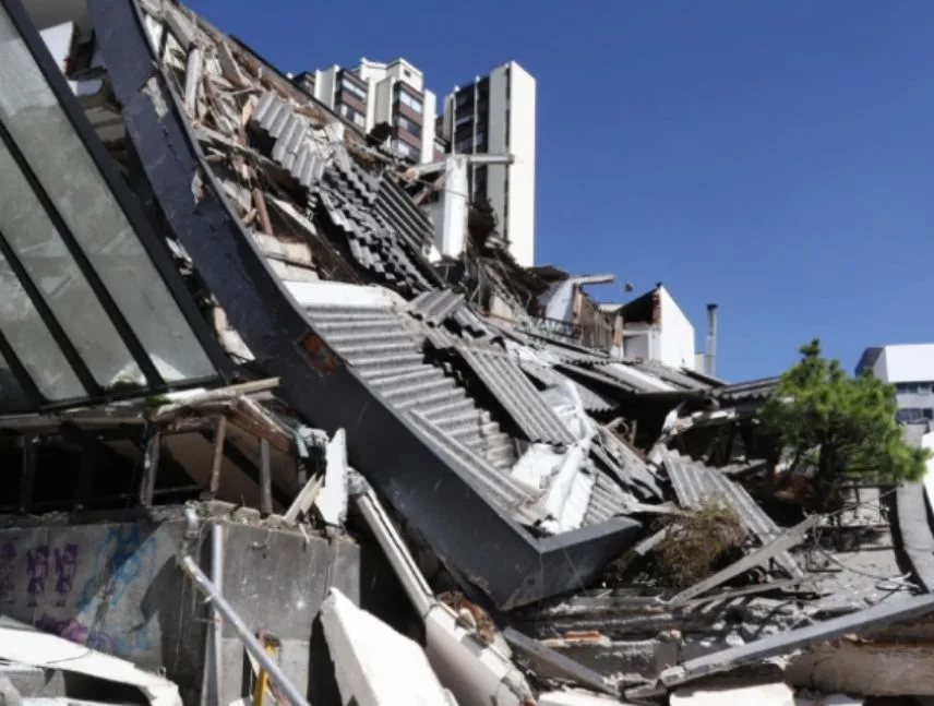 Sube a 329 cifra de fallecidos por terremoto en Colombia