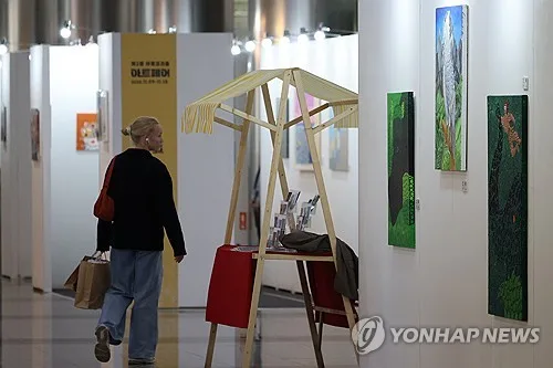 '글·그림만으론 어려워'…작가·예술가 연평균 소득 920만원
