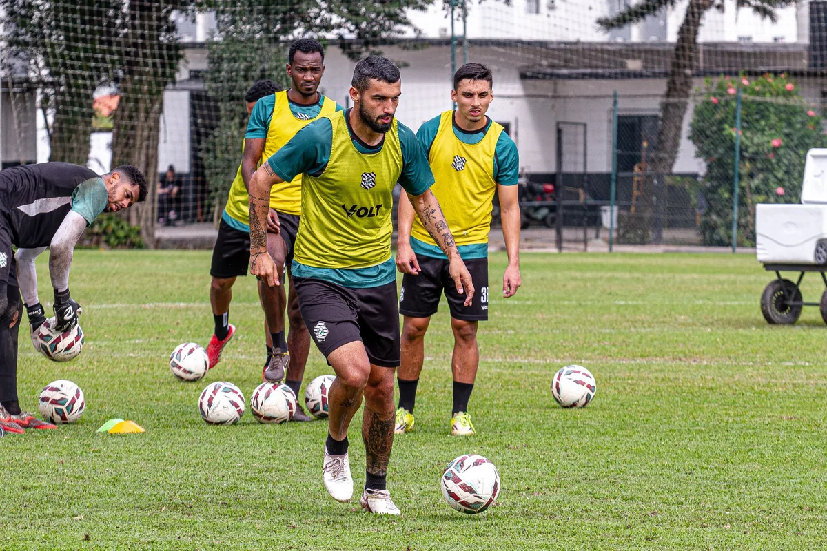 Figueirense tem desfalque importante na defesa para jogo contra o Caxias